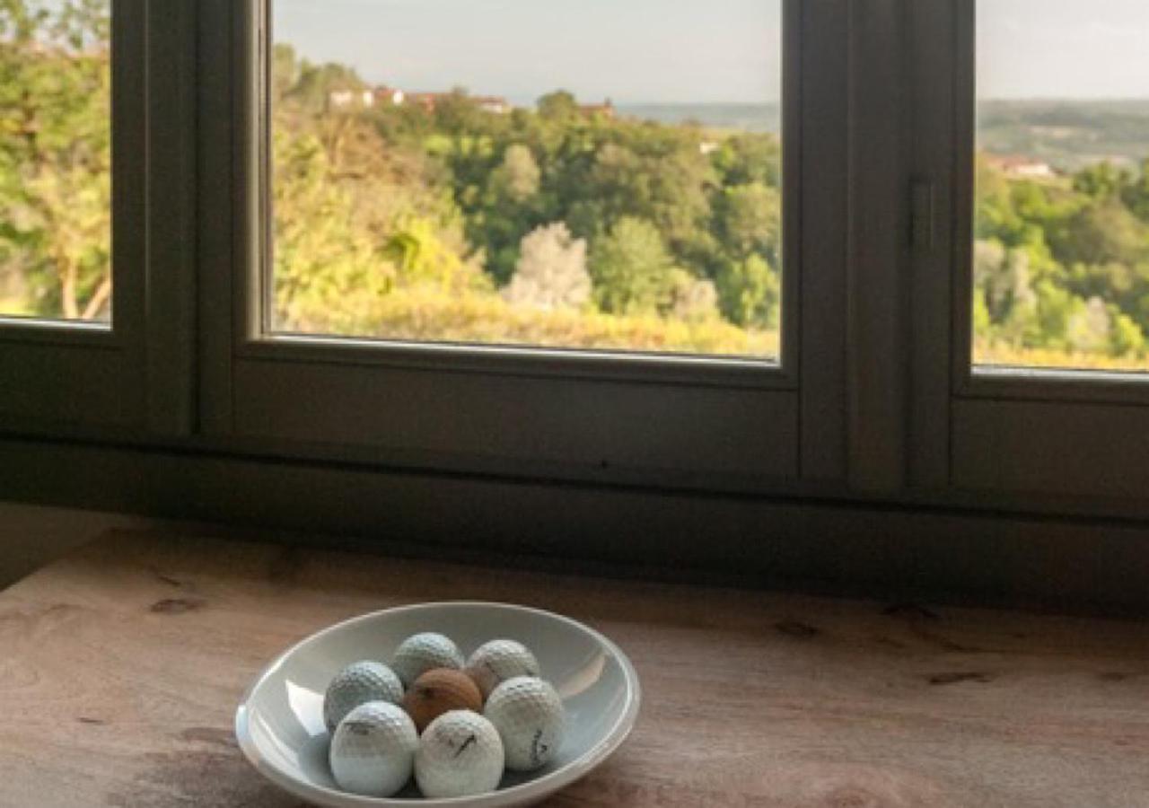 شقة Charming Loft Golf Club Barolo نوفيلو المظهر الخارجي الصورة